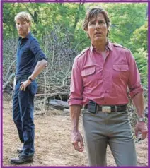  ??  ?? Los actores Domhnall Gleeson y Tom Cruise en una escena de la película “American Made”