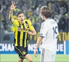  ?? FOTO: EFE ?? Lewandowsk­i le hizo al Madrid cuatro goles con el Dortmund en el 4-1 de 2013