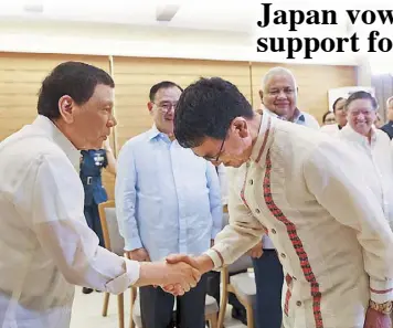 ??  ?? President Duterte welcomes Japanese Foreign Minister Taro Kono to the Matina Enclaves in Davao City on Saturday. Looking on are Foreign Affairs Secretary Teodoro Locsin Jr., Executive Secretary Salvador Medialdea and Finance Secretary Carlos Dominguez.