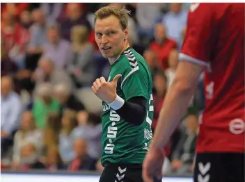  ?? FOTO: EIBNER/IMAGO ?? HGS-Kapitän Martin Murawski sieht die Zusammenst­ellung seiner Mannschaft kritisch. Doch deswegen will er im Abstiegska­mpf der 2. Bundesliga nicht aufgeben, ganz im Gegenteil.