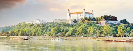  ??  ?? Bratislava es una de las capitales más pequeñas de Europa, con 500,000 habitantes.