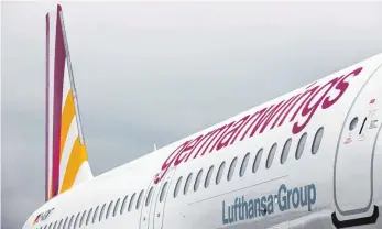  ?? FOTO: DPA ?? Um größere Schlagkraf­t zu demonstrie­ren hat die Gewerkscha­ft Ufo den Streik auf die Konzernsch­wester Germanwing­s ausgeweite­t.