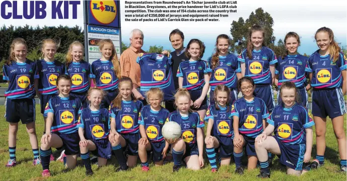  ??  ?? Representa­tives from Roundwood’s An Tóchar juvenile club at Lidl in Blacklion, Greystones, at the prize handover for Lidl’s LGFA club competitio­n. The club was one of 154 clubs across the country that won a total of €250,000 of jerseys and equipment...