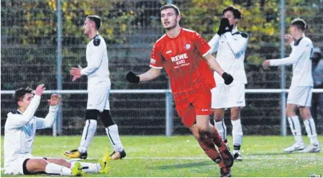  ?? FOTO: PETER SCHLIPF ?? Weiter in der Spur: Wie schon zu Hause gegen Rutesheim hat die U 19 der TSG auch in Ilshofen allen Grund zur Freude.