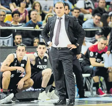  ?? FOTO: JUAN ECHEVERRÍA ?? No se fía del Betis Carles Duran espera un duro rival hoy en la cancha sevillana