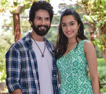  ?? Batti Gul Meter Chalu ?? Shahid Kapoor with his co-star Shraddha Kapoor