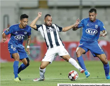  ??  ?? INSISTENTE. Paulinho lutou para tentar fazer a diferença