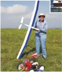  ??  ?? ABOVE LEFT Loriswith his 8ft glider and self-built electric winch TOP Loris spent more than three years building Sea Hound of Dart ABOVE RIGHT remote controlled aircraft engines