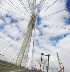  ?? Tom Braid / Postmedia News Files ?? The Port Mann electronic toll bridge spanning the Fraser River connecting Coquitlam and Surrey in Vancouver’s lower mainland. B.C. LNG Alliance says there are emerging opportunit­ies for Canadian steel.