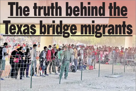  ??  ?? CRISIS: Thousands of Haitian migrants congregate below the Internatio­nal Bridge between Mexico and the United States in Del Rio, Texas.