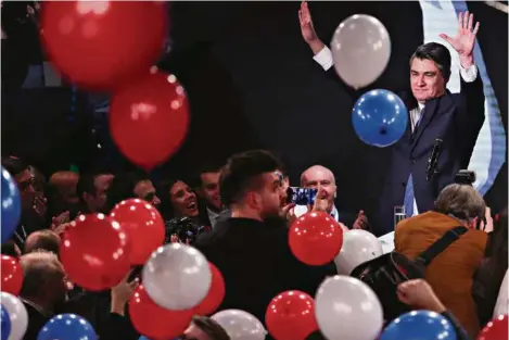  ?? (IMAGO IMAGES/PIXSELL) ?? L’ancien premier ministre social-démocrate Zoran Milanovic pourrait bien l’emporter au second tour de l’élection présidenti­elle, dimanche 5 janvier.