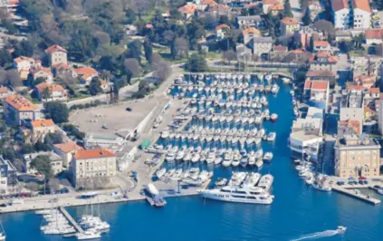  ??  ?? Marina Zadar smještena je u samom centru grada