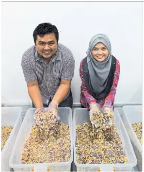  ?? — SAM THAM/The Star ?? Faris (left) and Aida started Eatalian Express in January 2017 but got so much business from parents of picky eaters that they have now moved to a physical outlet and expect to produce 300kg of veggie pasta a day soon.