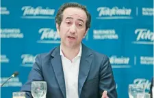  ??  ?? Vicente Muñoz, chief Iot Officer de Telefónica, prevé que en el periodo 2020-2025, los autos autónomos y la telemedici­na requerirán redes 5G.