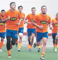  ?? FOTO: EL HERALDO ?? Los LoBos de SAlomón NÁzAr reCiBen estA tArde Al ReAl EspAñA en el NACionAl. “YA no CABe otrA derrotA”, dijo LÁzAro YÁnez.