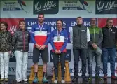  ??  ?? Thomas Lapeyrie et Laura Charles sont les tout premiers Champions de France enduro de l’histoire.