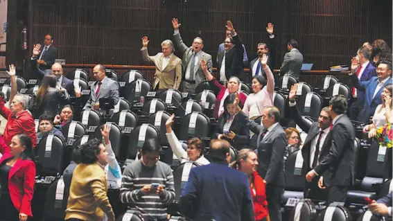  ?? ?? La diputados
aprobaron el PEF para 2023 en lo general con 273 votos a favor, 222 en contra y 0 abstencion­es