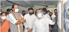  ?? —DC ?? TPCC chief N. Uttam Kumar Reddy and CLP leader Mallu Bhatti Vikramarka at a photo exhibition which was held in Indira Bhavan to highlight the pathetic state of government hospitals across the state.