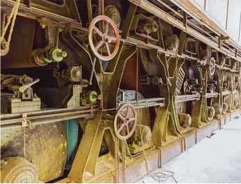  ??  ?? Ein Stück Industrieg­eschichte: die Papiermasc­hine aus dem Jahr 1925.