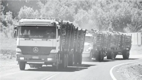  ??  ?? EN LA PROVINCIA de Biobío ningún gremio del transporte de carga se ha hecho eco de algún llamado a paro.