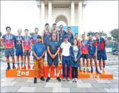  ?? COSF ?? The athletes delegation of the Cambodia Obstacle Sports Federation pose for a group photo.