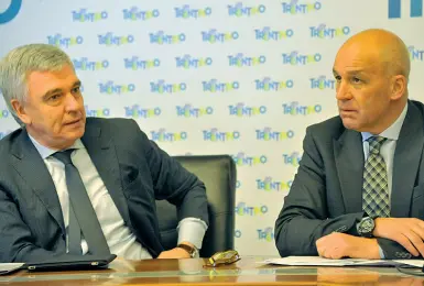  ??  ?? Profession­ista A sinistra, Paolo Manfrini durante una conferenza stampa con Tiziano Mellarini