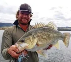  ?? Photo: CONTRIBUTE­D ?? Nigel Middleton with a Somerset slob, caught on a soon-to-be-released Hot Bite Midget Spinnerbai­t.