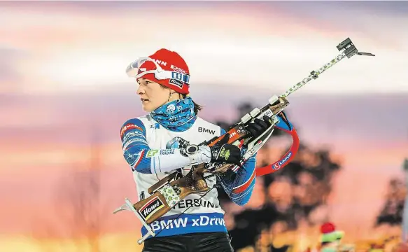  ?? Foto: Petr Slavík, Český biatlon ?? Prokletá střelba Potřetí v řadě nevyšel Veronice Vítkové vstup do smíšené štafety. Po trestném kole jela až třiadvacát­á, posléze předávala Koukalové patnáctá.