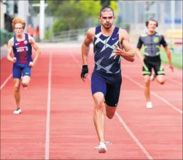  ??  ?? Bruno Hortelano, en la carrera de 150 metros que dominó sin problemas hace unos días en Andorra.