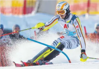  ?? FOTO: IMAGO/ORYK HAIST ?? Fuhr bei der WM-Generalpro­be in Chamonix zum fünften Mal im achten Slalomrenn­en der Saison unter die besten sechs: Linus Straßer.