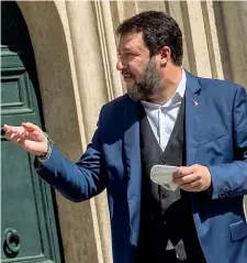  ?? ?? A Montecitor­io Matteo Salvini, 49 anni, dopo l’intervento di Zelensky