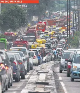  ??  ?? Despite claims, often no traffic personnel are found managing heavy traffic at the intersecti­on.