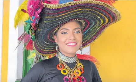  ?? PRENSA CARNAVAL ?? Brenda Márquez es la candidata del barrio El Bosque. Con mucha alegría y pasión por el folclor espera llegar a lo más alto del certamen.