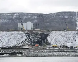  ?? JONATHAN HAYWARD/THE CANADIAN PRESS ?? B.C.’s Site C dam project’s constructi­on is likely to take years longer than B.C. Hydro says, according to an internatio­nal dam expert.