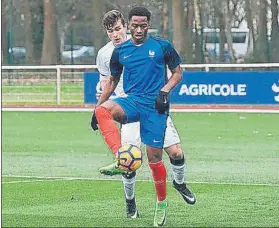  ?? FOTO: FFF ?? Maolida es diestro pero juega de extremo izquierdo en el Lyon y de ‘9’ con la Sub-19