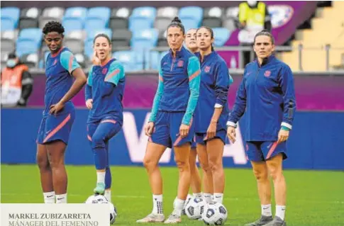  ?? AFP ?? Varias jugadoras del Barça durante el entrenamie­nto en Gotemburgo