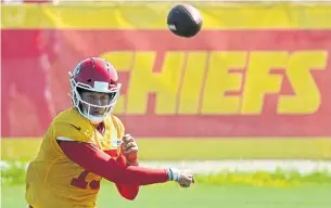  ?? CHARLIE RIEDEL THE ASSOCIATED PRESS FILE PHOTO ?? If Chiefs coach Andy Reid tells reporters Pat Mahomes will play an entire pre-season game, it might not be factored into the line and bettors could profit by acting quickly, says Rob Pizzola.