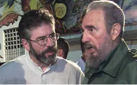  ??  ?? TRIBUTE: Sinn Fein leader Gerry Adams tweeted pictures of himself with Fidel Castro and hailed the former Cuban leader’s stance on Ireland