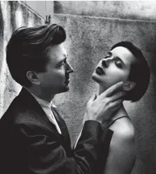 ?? PHOTO COURTESY HELMUT NEWTON FOUNDATION ?? SHARING HER VIEWS: Isabella Rossellini, seen with David Lynch in a 1988 Helmut Newton photo, offers articulate, analytical and amusing commentary on Newton.