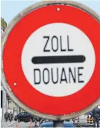  ??  ?? Die Schweiz ist Teil des Schengenra­ums. Deswegen gibt es hier an der Grenze zwischen Konstanz und Kreuzlinge­n in der Regel keine Personenko­ntrollen mehr – wohl aber Zollkontro­llen.