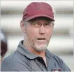  ?? CATHIE COWARD THE HAMILTON SPECTATOR ?? Greg Knox on the sideline at a McMaster practice in August.