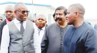  ??  ?? From left: Minister of State for Petroleum Resources, Ibe Kachikwu; Group Executive Director, Strategy, Capital Projects & Portfolio Developmen­t, Dangote Industries Limited, Devakumar Edwin; and President/CE, Dangote Industries Limited, Aliko Dangote,...