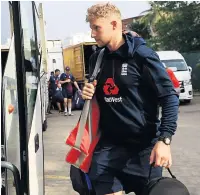  ??  ?? CANCELLED Joe Root gets back on England bus in Sri Lanka
