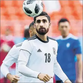  ?? FOTO: EFE ?? Alireza Jahanbakhs­h es la gran duda de Carlos Queiroz para el partido ante Portugal