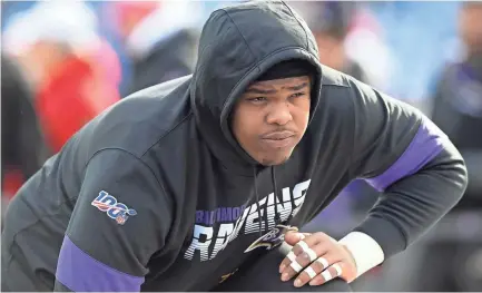  ?? RICH BARNES/USA TODAY SPORTS ?? Ravens offensive tackle Orlando Brown warms up before a game against the Bills last season. Teammates, coaches and even opponents still remind Brown about his bad performanc­e in the 2018 NFL combine.