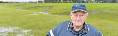  ?? PHOTO: GREGOR RICHARDSON ?? Get off the grass . . . Fairfield resident Brian Pollock says it is unbelievab­le a cycling a event was allowed to be held at Walton Park on Sunday, turning parts of the ground into a bog.