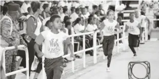 ?? (CORTESÍA INEFI). ?? Niños escolares mientras participan del Festival Recreativo 2017 promovido por el Instituto Nacional de Educación Física.