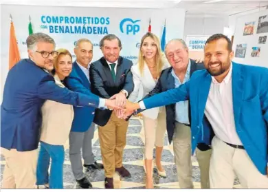  ?? ?? Imagen del acto en el que anunciaron la suma del grupo de Cs al PP de Benalmáden­a.