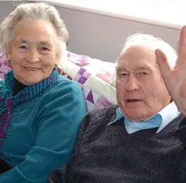  ??  ?? Until death do us part: Vera and Wilf Russell were inseparabl­e