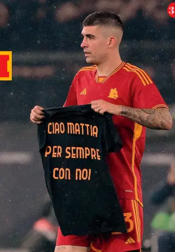  ?? ANSA-GETTYLAPRE­SSE ?? 3 Gianluca Mancini mostra la maglia con la dedica all’amico Mattia Giani, scomparso lunedì scorso 3